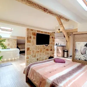  Appartement Beautiful With Jacuzzi France