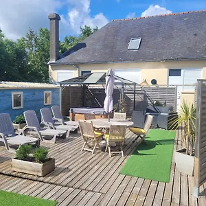 Hébergement de vacances Charme Cheminée Sur La Presqu'île De Crozon, Avion Et Voilier En Baie De Douarnenez, Telgruc-sur-Mer